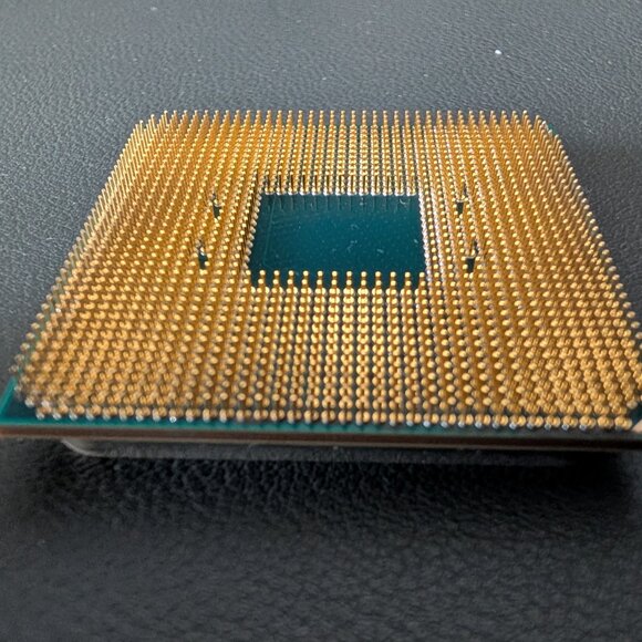AMD Ryzen 7 1700X 3.8GHz Eight Core (YD170XBCAEWOF) Processor - Picture 3 of 6